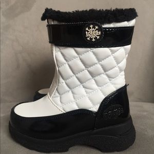 Boots toddler (size 7)